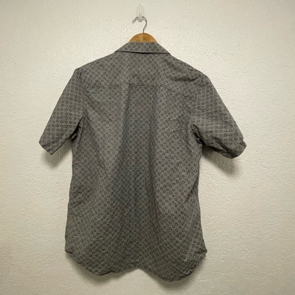 Mens Travis Mathew Short Sleeve Button Up Shirt - Picture 2 of 6